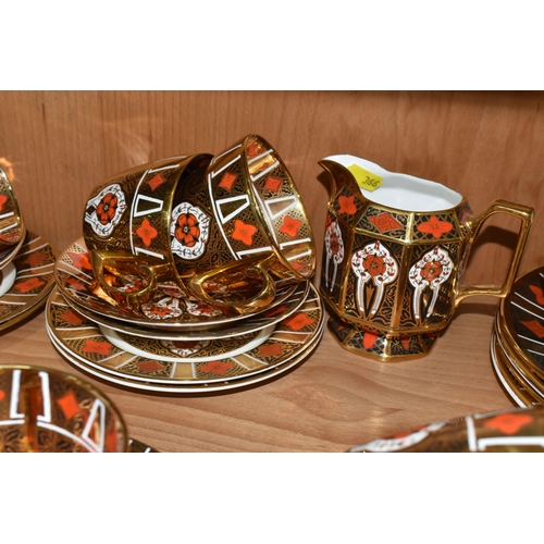 366 - A BURTONDALE IMARI PATTERN TEA SET, comprising a teapot, octagonal covered sugar bowl, milk jug, twe... 