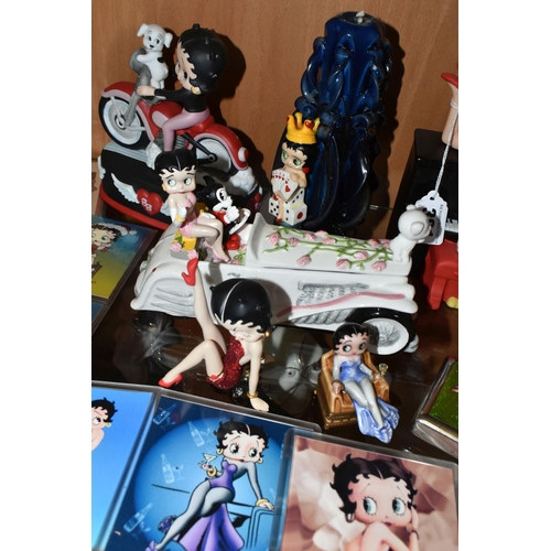 381 - A COLLECTION OF BETTY BOOP MUSICAL ORNAMENTS AND TRADING CARDS, comprising a Harvest Moon limited ed... 