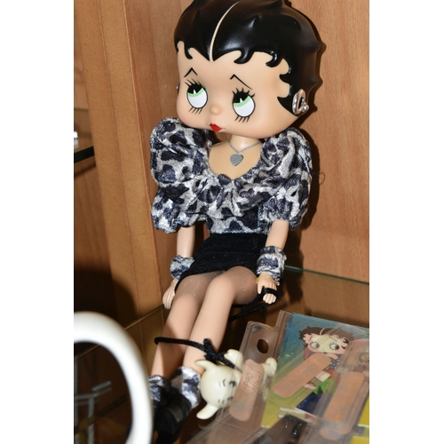 381 - A COLLECTION OF BETTY BOOP MUSICAL ORNAMENTS AND TRADING CARDS, comprising a Harvest Moon limited ed... 