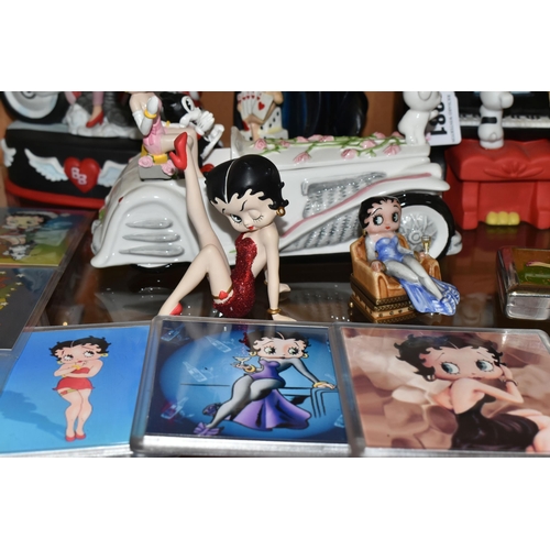 381 - A COLLECTION OF BETTY BOOP MUSICAL ORNAMENTS AND TRADING CARDS, comprising a Harvest Moon limited ed... 