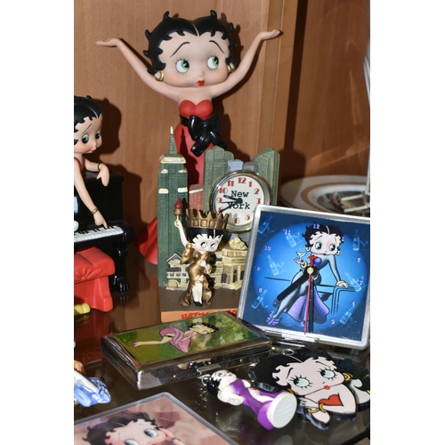 381 - A COLLECTION OF BETTY BOOP MUSICAL ORNAMENTS AND TRADING CARDS, comprising a Harvest Moon limited ed... 