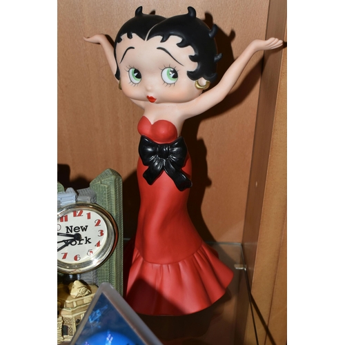 381 - A COLLECTION OF BETTY BOOP MUSICAL ORNAMENTS AND TRADING CARDS, comprising a Harvest Moon limited ed... 