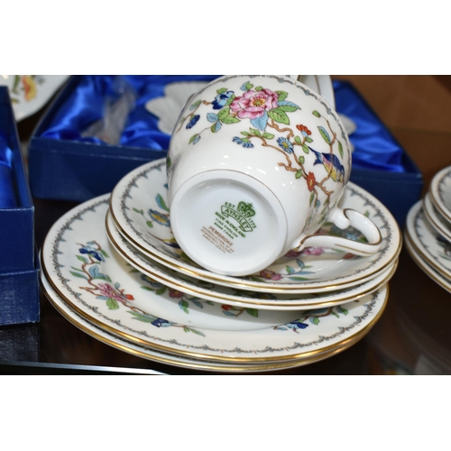 386 - A LARGE QUANTITY OF AYNSLEY 'COTTAGE GARDEN' AND 'PEMBROKE' PATTERN TEA AND GIFTWARE, comprising a m... 