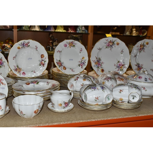 416 - A NINETY TWO PIECE ROYAL CROWN DERBY 'DERBY POSIES ' PATTERN DINNER SERVICE, comprising one lidded t... 