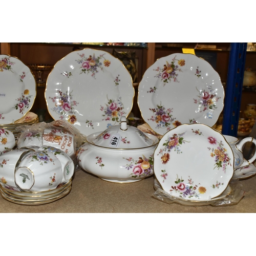 416 - A NINETY TWO PIECE ROYAL CROWN DERBY 'DERBY POSIES ' PATTERN DINNER SERVICE, comprising one lidded t... 