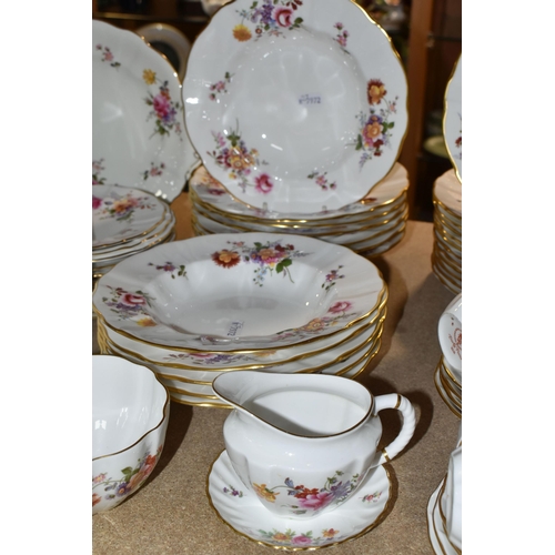 416 - A NINETY TWO PIECE ROYAL CROWN DERBY 'DERBY POSIES ' PATTERN DINNER SERVICE, comprising one lidded t... 