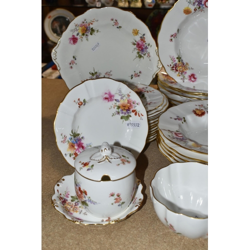 416 - A NINETY TWO PIECE ROYAL CROWN DERBY 'DERBY POSIES ' PATTERN DINNER SERVICE, comprising one lidded t... 