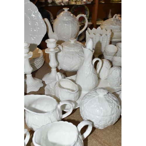 417 - LARGE QUANTITY OF WHITE WEDGWOOD ''COUNTRYWARE'' DESIGN DINNER WARE, ALSO WITH A BAVARIAN TEA SET, A... 