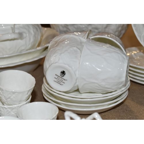 417 - LARGE QUANTITY OF WHITE WEDGWOOD ''COUNTRYWARE'' DESIGN DINNER WARE, ALSO WITH A BAVARIAN TEA SET, A... 