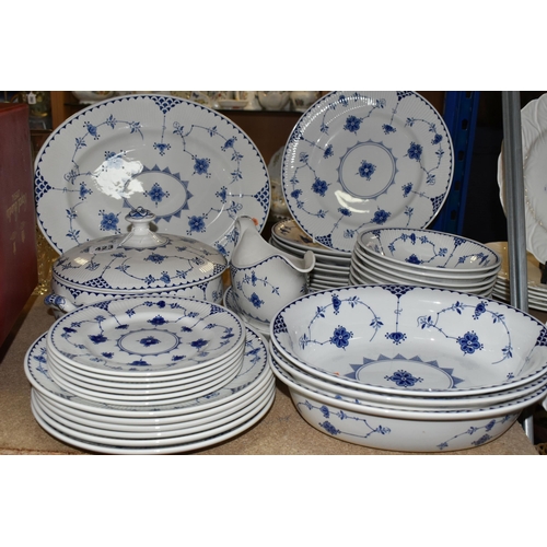 423 - A THIRTY-NINE PIECE DENMARK DINNER SERVICE comprising one covered tureen, a Furnivals Limited Denmar... 