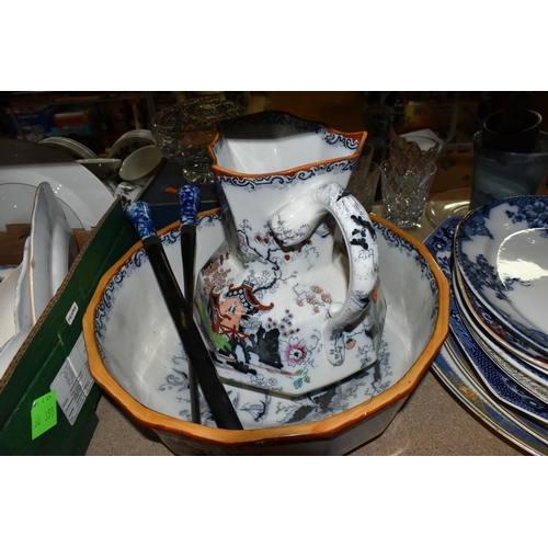 425 - TWO BOXES AND LOOSE CERAMICS AND GLASSWARE to include a Royal Doulton Burgundy tea set comprising a ... 