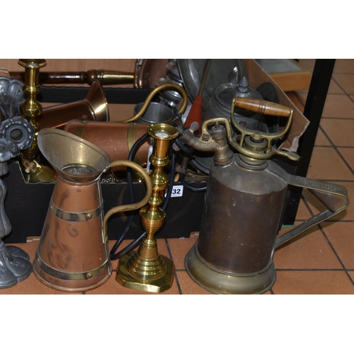 432 - TWO BOXES AND LOOSE METALWARE AND MISCELLANOEUS ITEMS to include a box of English pewter tableware f... 