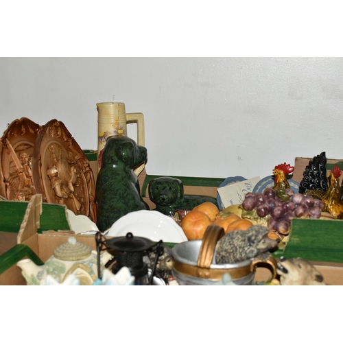 458 - THREE BOXES AND LOOSE ORNIMENTAL CERAMICS, to include six vintage resin mice in tea pot houses made ... 