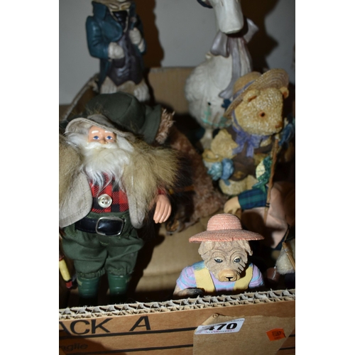 470 - ONE BOX OF NOVELTY FIGURES AND TEDDY, comprising a Franklin Mint Heirloom Bear - B2157 'John Wayne',... 