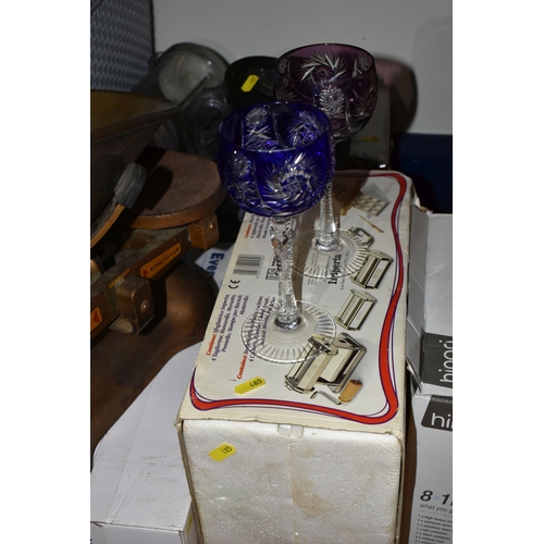 485 - FOUR BOXES AND LOOSE KITCHEN AND GLASSWARE, to include two Bohemian cut to clear wine glasses, a W& ... 