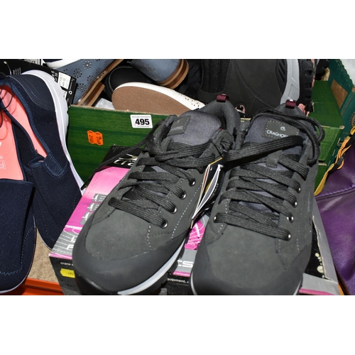 495 - A LARGE QUANTITY OF WOMEN'S SHOES to include mostly size 6 UK/39 EU shoes from named manufacturers c... 