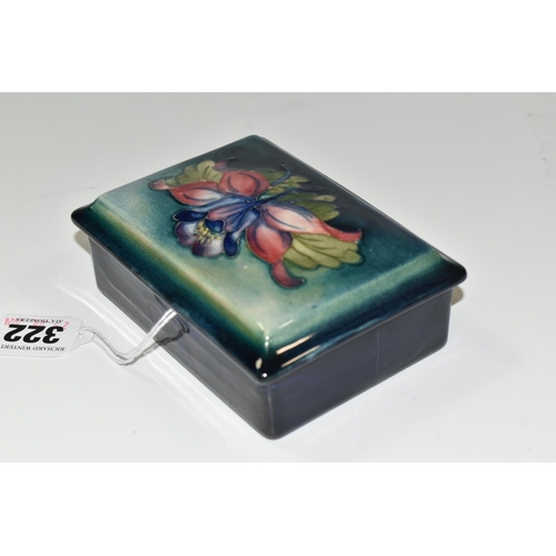 322 - A MOORCROFT POTTERY 'COLUMBINE' PATTERN TRINKET BOX, the cover tube lined with pink and purple colum... 