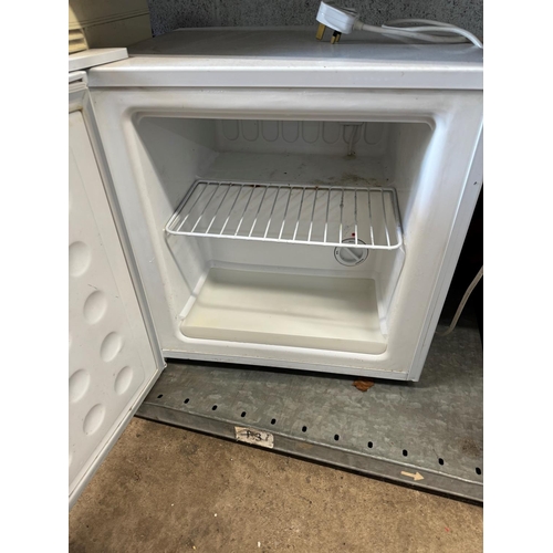 1085 - A LEC TABLE TOP FREEZER width 47cm depth 43cm height 51cm (PAT pass and working at -21 degrees)