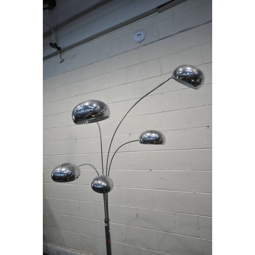 1268 - IN THE MANNER OF GIOFFREDO REGGIANI, A CHROME FIVE BRANCH FLOOR LAMP, with a black marble base, appr... 