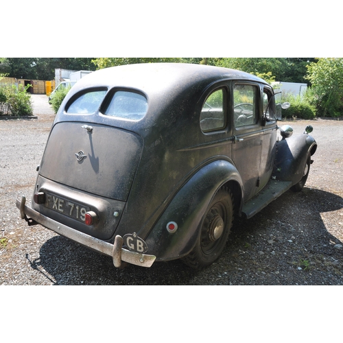 998 - A 1939 HILLMAN 14 FOUR DOOR SALOON CAR in black, 1700cc petrol engine manual gearbox, brown leather ... 