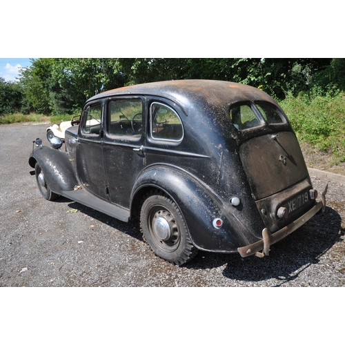 998 - A 1939 HILLMAN 14 FOUR DOOR SALOON CAR in black, 1700cc petrol engine manual gearbox, brown leather ... 