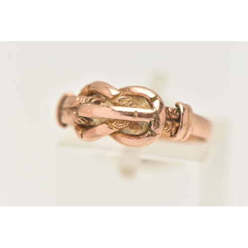 19 - AN EARLY 20TH CENTURY 9CT GOLD RING, designed as a lovers knot, hallmarked 9ct Birmingham 1903, ring... 