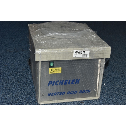 128 - AN UNBOXED 'PICKELEX HEATED ACID BATH', EU plug, 2L unit (condition report: not tested, we cannot gu... 