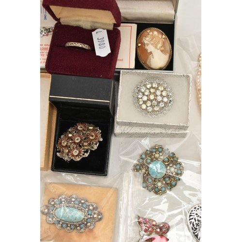 94 - A BOX OF ASSORTED JEWELLERY, to include a white metal bracelet, stamped 925, a white metal and marca... 