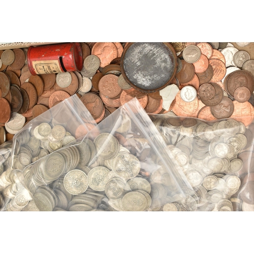 211 - A HEAVY CARDBOARD TRAY OF 20TH CENTURY COINS, containing lots of mixed silver to include .925 Silver... 