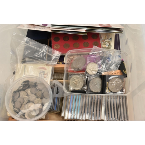 213 - A LARGE PLASTIC STORAGE BOX AND COIN CASES OF MIXED COINS AND COMMEMORATIVES, to include classic Bri... 