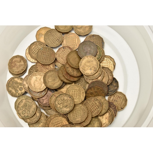 213 - A LARGE PLASTIC STORAGE BOX AND COIN CASES OF MIXED COINS AND COMMEMORATIVES, to include classic Bri... 