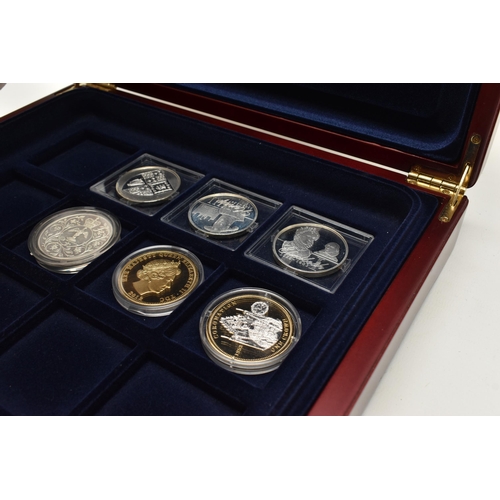 213 - A LARGE PLASTIC STORAGE BOX AND COIN CASES OF MIXED COINS AND COMMEMORATIVES, to include classic Bri... 