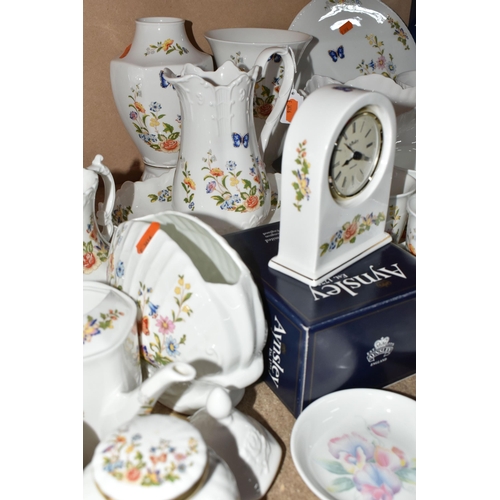 304 - A LARGE GROUP OF APPROXIMATELY TWENTY-NINE AYNSLEY COTTAGE GARDEN CERAMIC ORNAMENTS to include a box... 