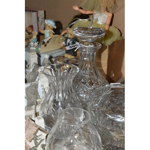 305 - A GROUP OF EIGHT DECORATIVE GLASSWARES AND COLLECTABLE RESIN FIGURES to include a Royal Doulton ship... 