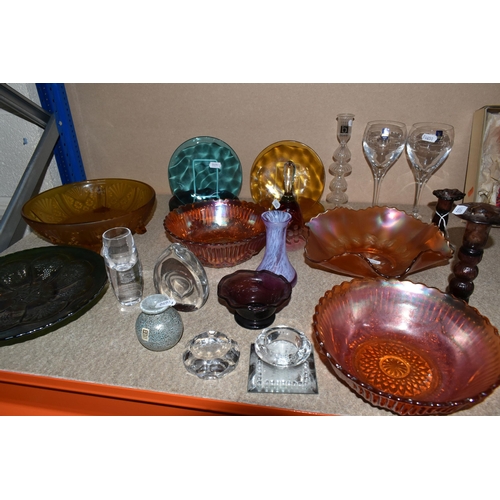 306 - A GROUP OF MAINLY COLOURED ORNAMENTAL GLASSWARE to include eight vintage glass side plates comprisin... 