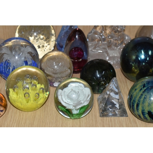 344 - A LARGE QUANTITY OF GLASS PAPERWEIGHTS AND GLASS ORNAMENTS, comprising a 1920's Uranium glass table ... 