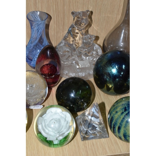 344 - A LARGE QUANTITY OF GLASS PAPERWEIGHTS AND GLASS ORNAMENTS, comprising a 1920's Uranium glass table ... 