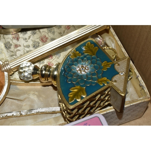 464 - A BOX OF VINTAGE VANITY WARE to include a boxed vanity set comprising two brushes and a hand mirror,... 