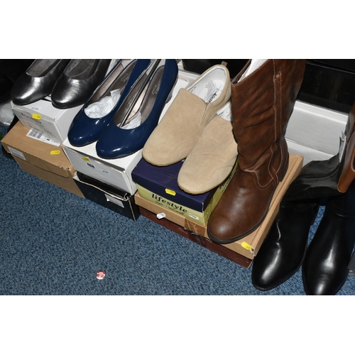 468 - A GROUP OF UNUSED SIZED 9 AND 9E WOMEN'S SHOES AND BOOTS to include eight pairs of J.D. Williams hig... 