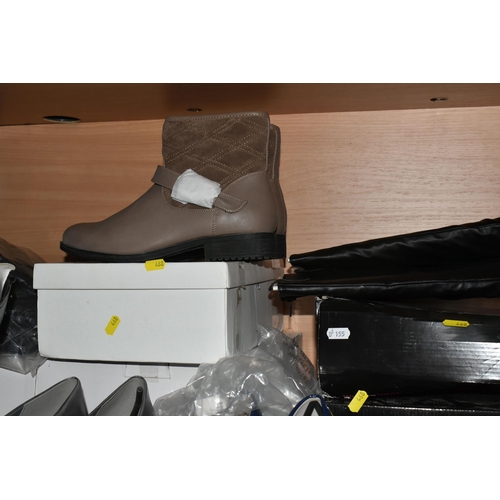 468 - A GROUP OF UNUSED SIZED 9 AND 9E WOMEN'S SHOES AND BOOTS to include eight pairs of J.D. Williams hig... 