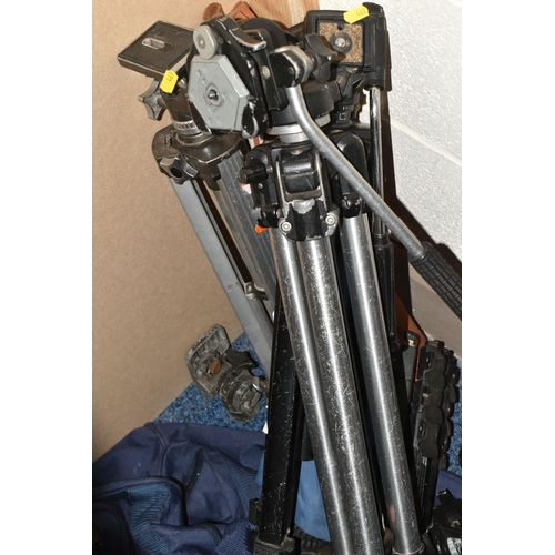 469 - A GROUP OF FOUR ASSORTED SIZED TRIPODS AND A BAG from named manufacturers to include Eumig, Kenlock,... 