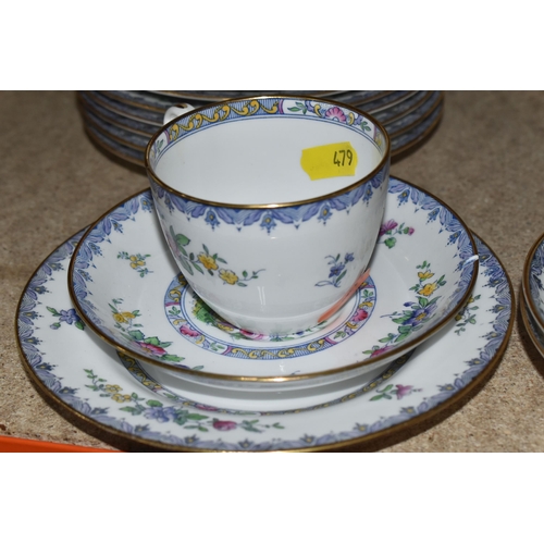 479 - A FORTY-TWO PIECE COPELAND SPODE LYON TEA SERVICE to include fourteen tea cups (two with a hairline ... 