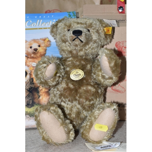 489 - A BOXED STEIFF MOHAIR CLASSIC 1920 REPLICA BEAR, No.000737, complete and in very good condition with... 