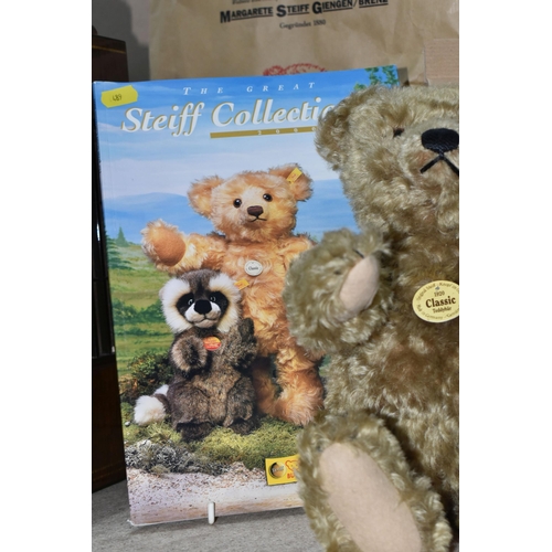 489 - A BOXED STEIFF MOHAIR CLASSIC 1920 REPLICA BEAR, No.000737, complete and in very good condition with... 