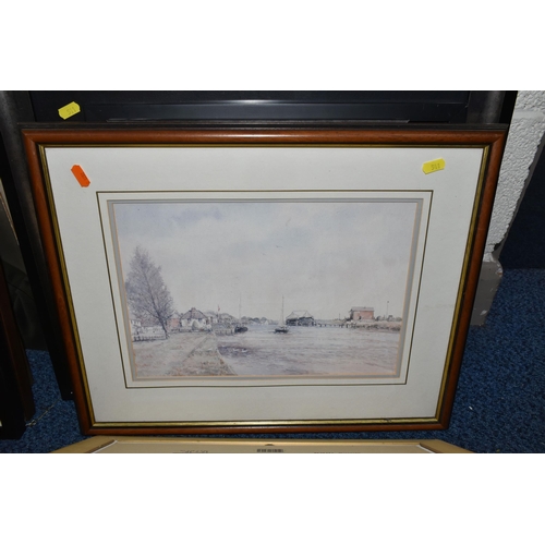 511 - A SMALL QUANTITY OF PAINTINGS AND PRINTS ETC, to include a David Mynett pastel landscape depicting f... 