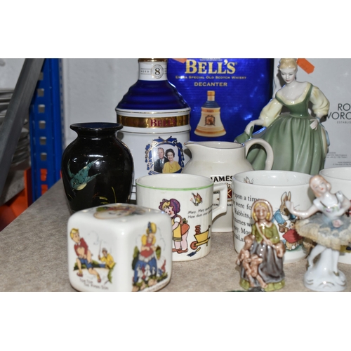 528 - A GROUP OF CERAMICS AND SUNDRY ITEMS, to include a boxed Royal Worcester 'A Hero Comes Home' limited... 