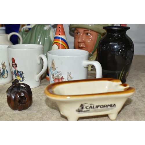 528 - A GROUP OF CERAMICS AND SUNDRY ITEMS, to include a boxed Royal Worcester 'A Hero Comes Home' limited... 