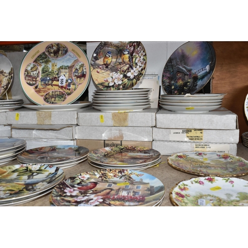 550 - A LARGE QUANTITY OF COLLECTOR'S PLATES, comprising two Royal Albert 'Old Country Roses' plates, two ... 