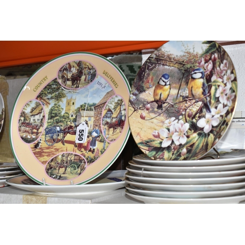 550 - A LARGE QUANTITY OF COLLECTOR'S PLATES, comprising two Royal Albert 'Old Country Roses' plates, two ... 