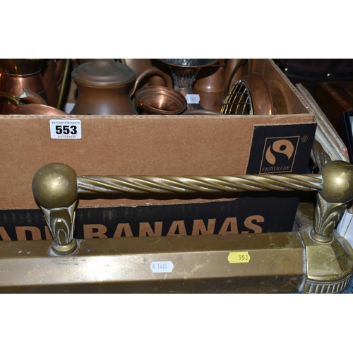 553 - TWO BOXES AND LOOSE BRASS AND METALWARE, comprising a brass fireside fender, length 135cm x depth 44... 